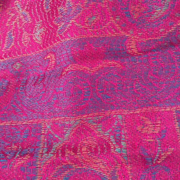 NWOT-SW-CASHMERE SCARF - Picture 4 of 4